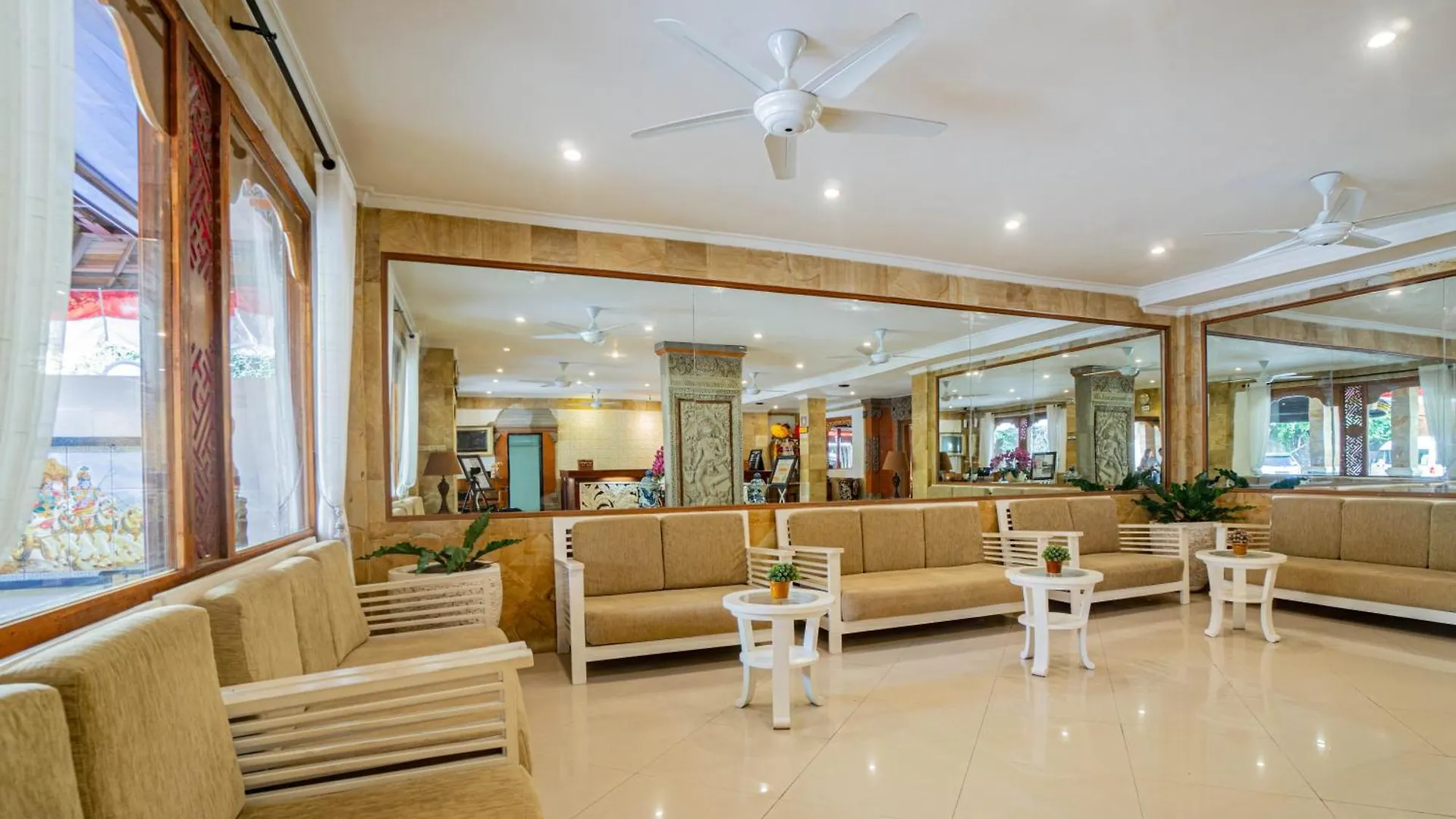 Wina Holiday Villa Kuta Lombok 4*,